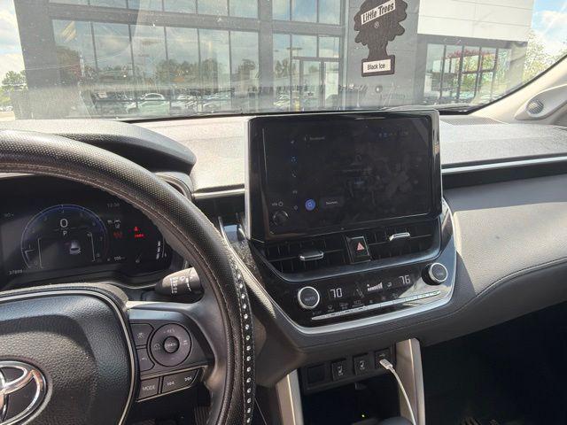 2025 Toyota Corolla Cross XLE