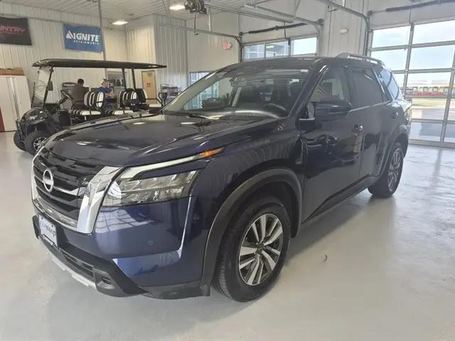2025 Nissan Pathfinder SL 4WD