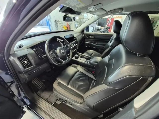 2025 Nissan Pathfinder SL 4WD