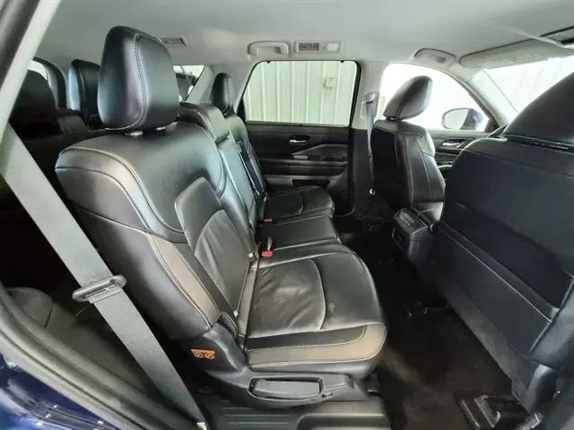 2025 Nissan Pathfinder SL 4WD