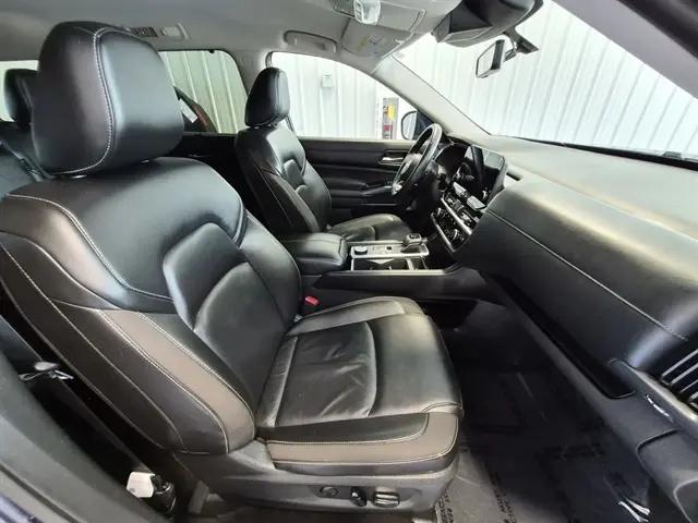 2025 Nissan Pathfinder SL 4WD