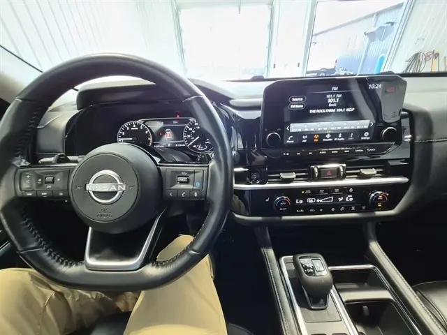 2025 Nissan Pathfinder SL 4WD