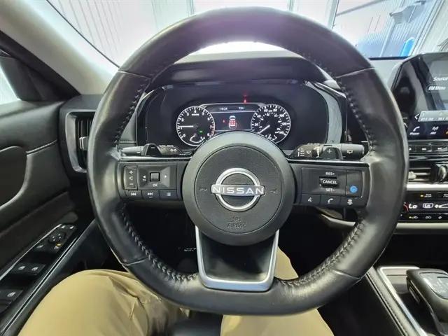 2025 Nissan Pathfinder SL 4WD