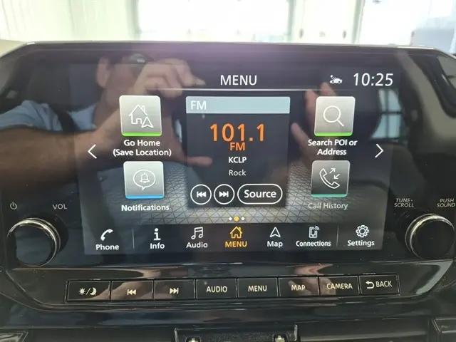 2025 Nissan Pathfinder SL 4WD