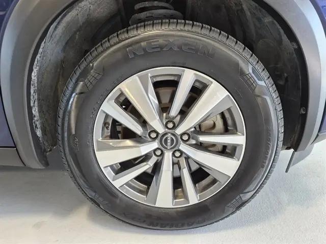 2025 Nissan Pathfinder SL 4WD