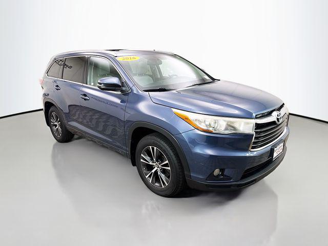 2016 Toyota Highlander XLE V6 for sale in Bloomington, IL