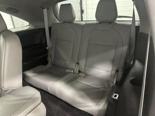 2017 Acura MDX w/Advance Package