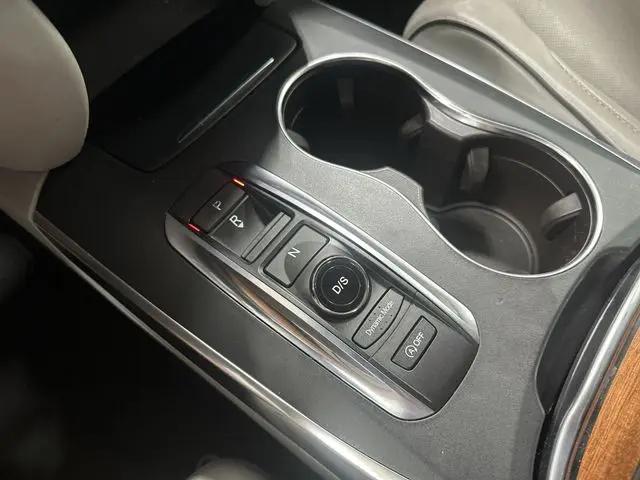 2017 Acura MDX w/Advance Package