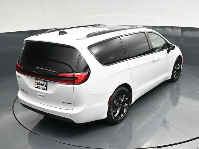 2025 Chrysler Pacifica Limited