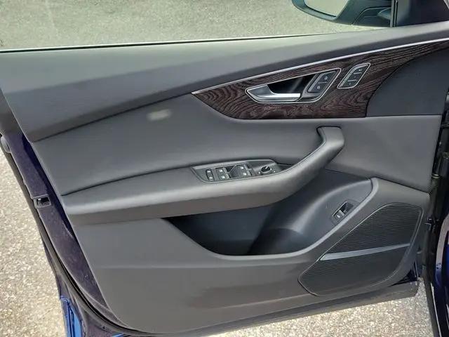 2021 Audi Q8 Premium Plus