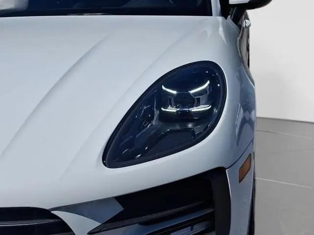 2020 Porsche Macan Macan