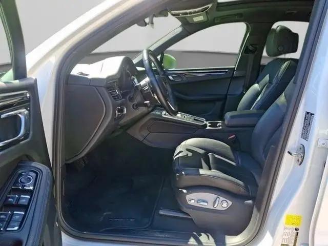 2020 Porsche Macan Macan