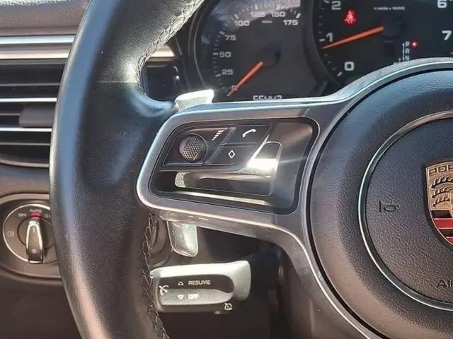 2020 Porsche Macan Macan