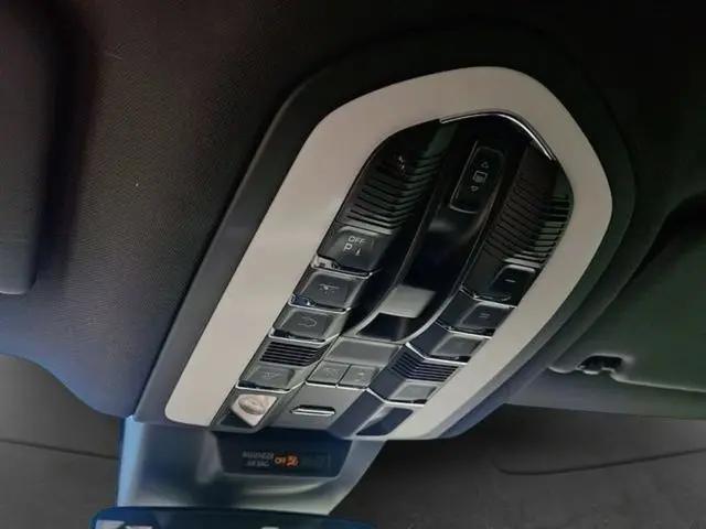 2020 Porsche Macan Macan