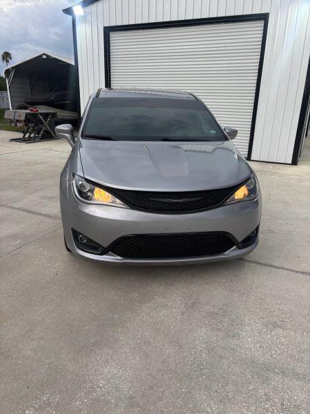 2020 Chrysler Pacifica Touring