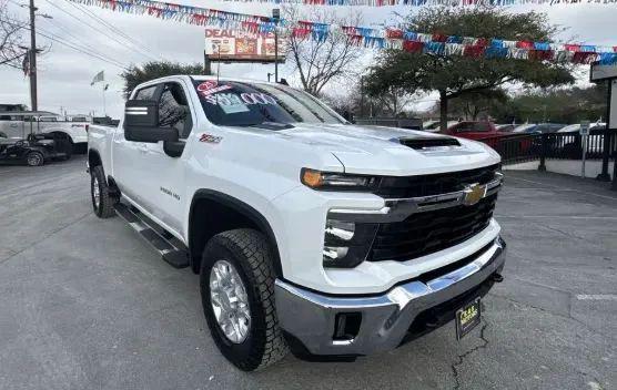 2025 Chevrolet Silverado 2500HD 4WD Crew Cab Standard Bed LT for sale in Austin, TX