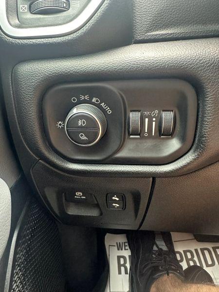 2019 Ram 1500 Big Horn/Lone Star Crew Cab 4x4 5'7" Box