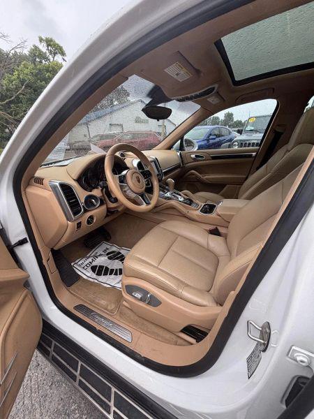 2016 Porsche Cayenne Base
