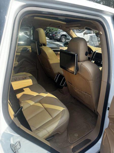 2016 Porsche Cayenne Base