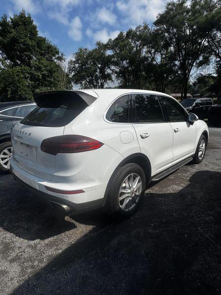 2016 Porsche Cayenne Base