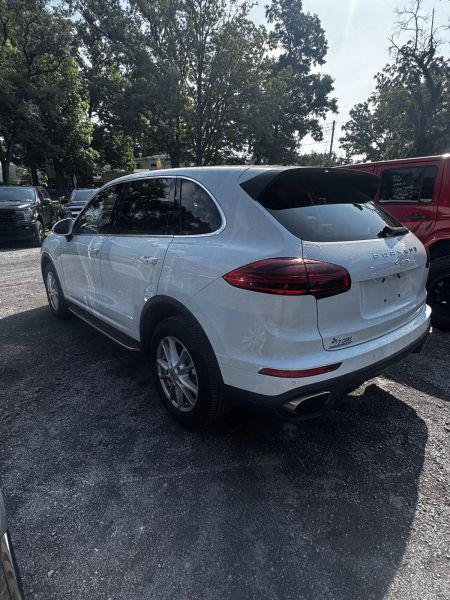 2016 Porsche Cayenne Base