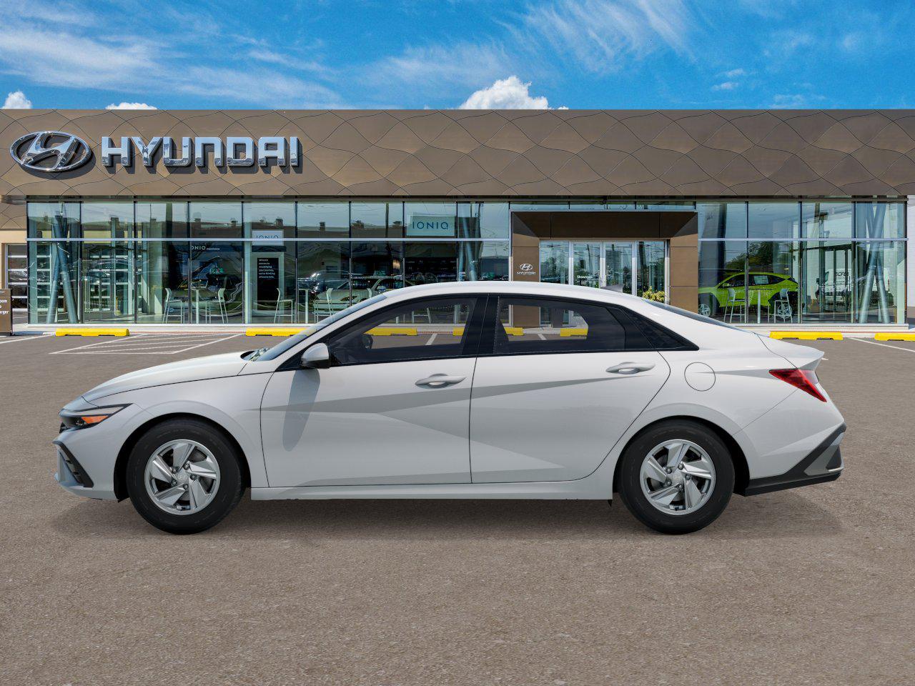 2026 Hyundai Elantra SE photo 3