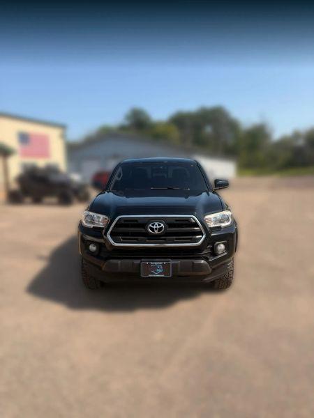 2017 Toyota Tacoma SR5 V6 for sale in Zimmerman, MN