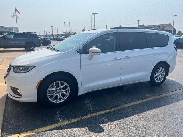 2022 Chrysler Pacifica Touring L for sale in Springfield, IL