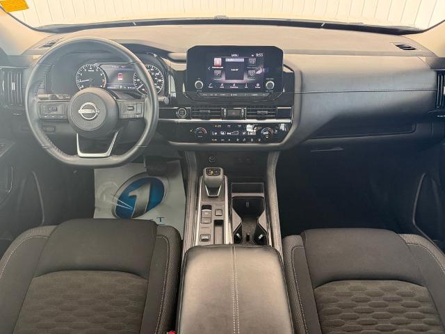 2023 Nissan Pathfinder SV FWD