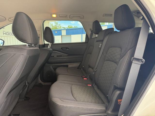 2023 Nissan Pathfinder SV FWD