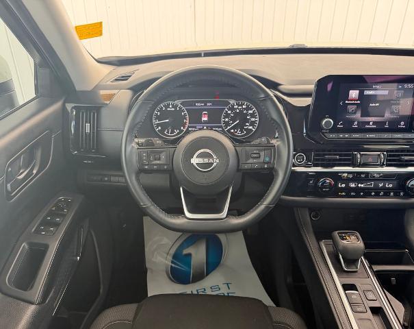 2023 Nissan Pathfinder SV FWD