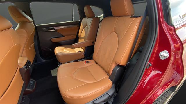2021 Toyota Highlander Hybrid Platinum