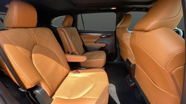 2021 Toyota Highlander Hybrid Platinum