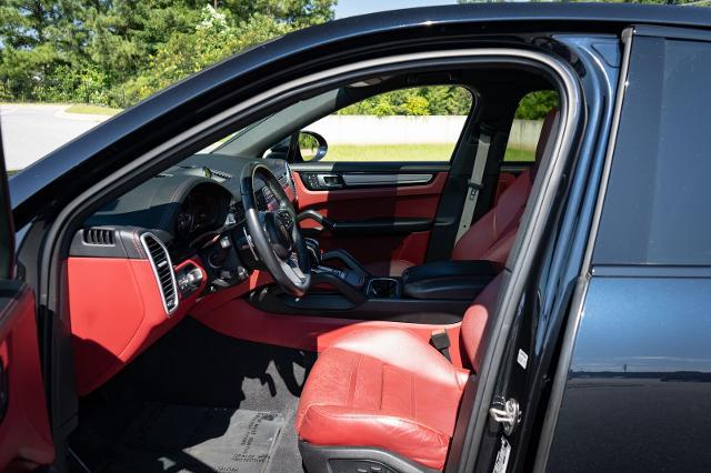 2023 Porsche Cayenne Platinum Edition