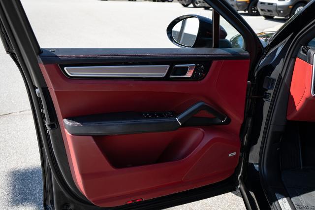 2023 Porsche Cayenne Platinum Edition