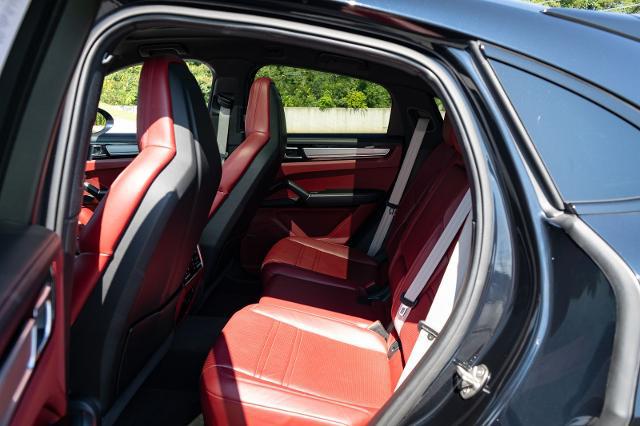 2023 Porsche Cayenne Platinum Edition