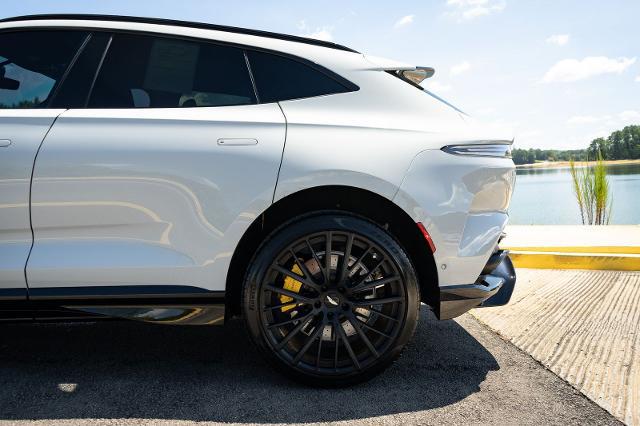 2023 Aston Martin DBX 707