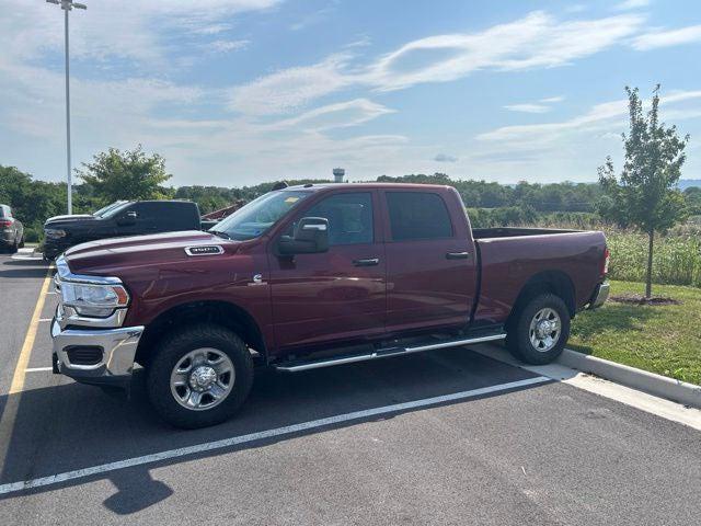 2024 RAM 3500 Tradesman Crew Cab 4x4 64 Box
