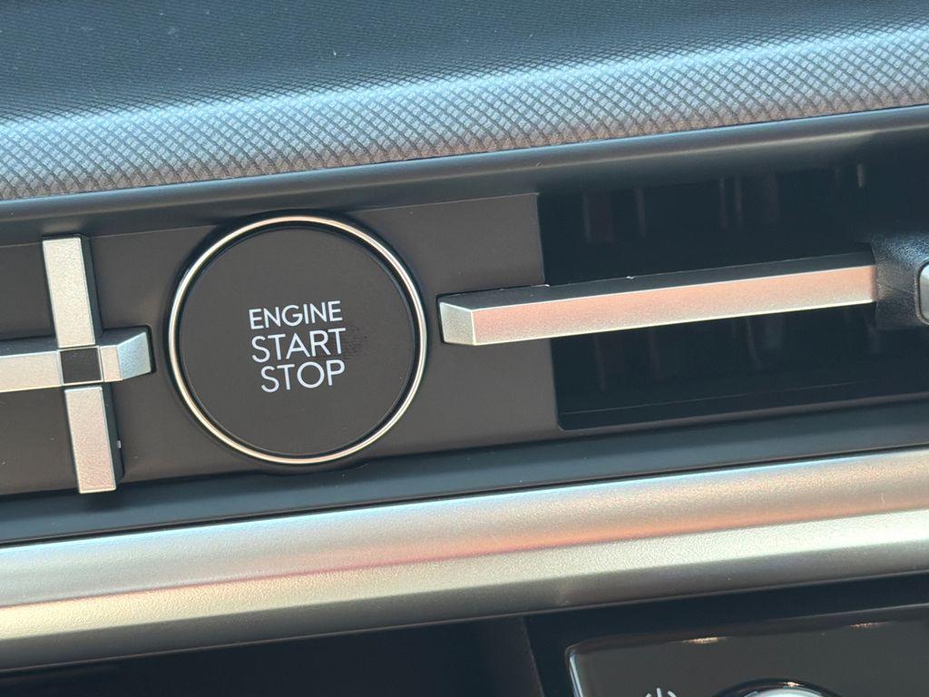 New 2027 Gray Hyundai SEL AWD image 30