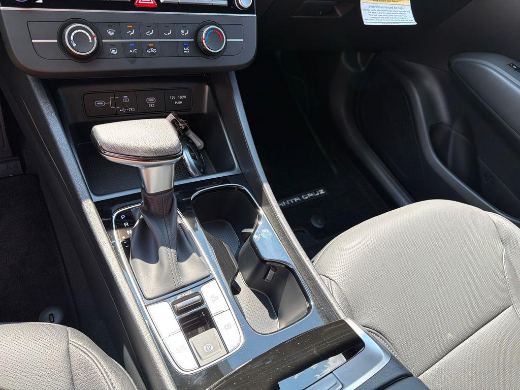 New 2027 White Hyundai SE FWD image 31