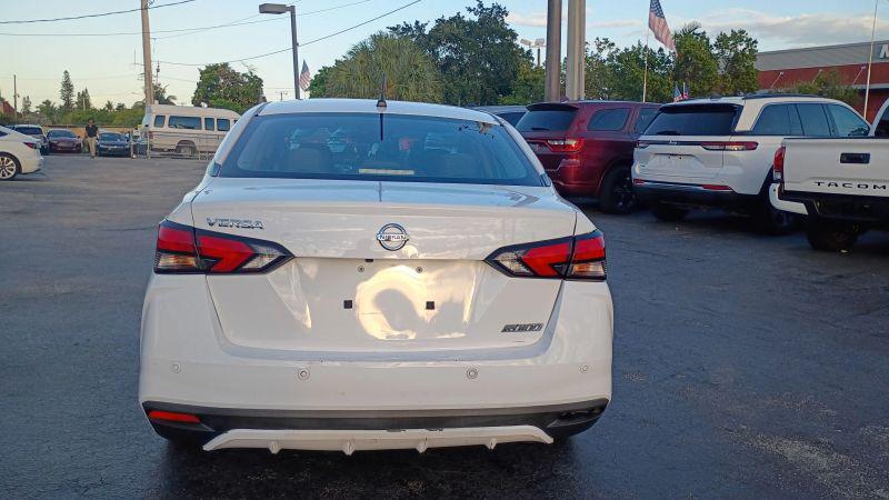 2021 Nissan Versa S Xtronic CVT