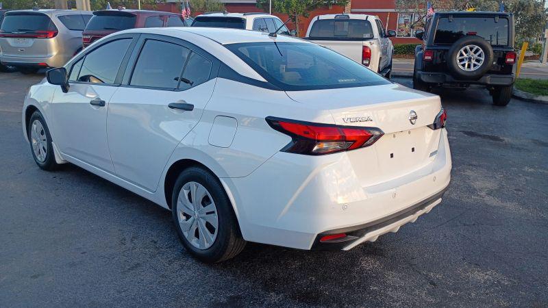 2021 Nissan Versa S Xtronic CVT