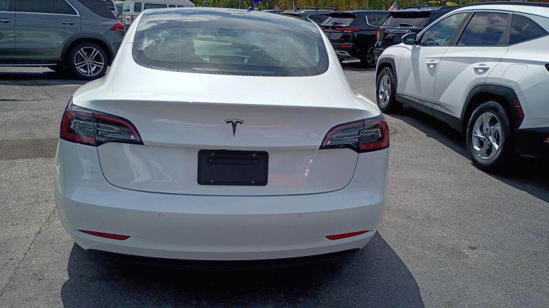 2021 Tesla Model 3 Standard Range Plus Rear-Wheel Drive