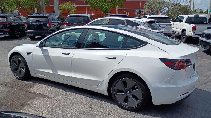 2021 Tesla Model 3 Standard Range Plus Rear-Wheel Drive