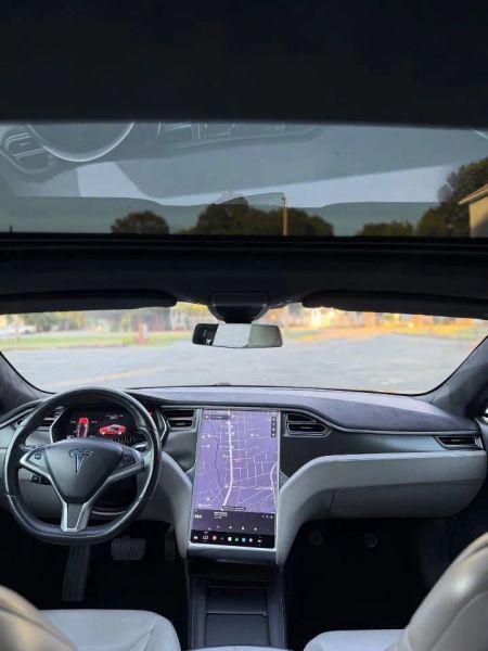 2015 Tesla Model S 85D