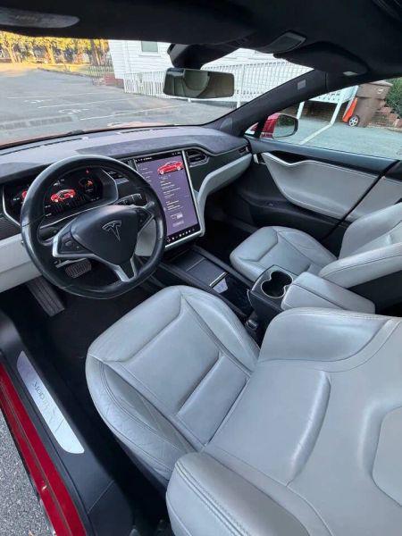 2015 Tesla Model S 85D
