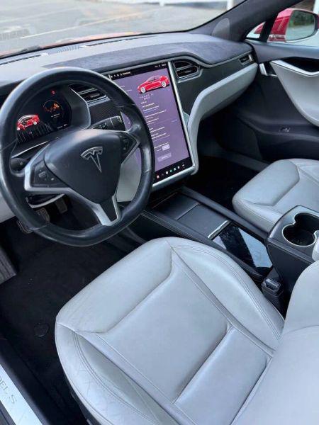 2015 Tesla Model S 85D