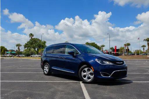 2017 Chrysler Pacifica Touring-L for sale in Orlando, FL