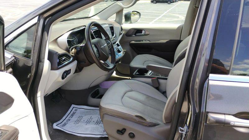 2017 Chrysler Pacifica Touring-L