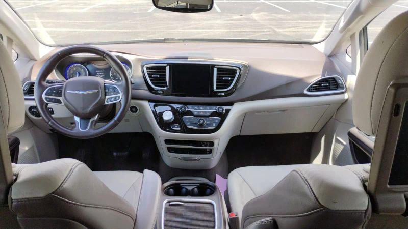 2017 Chrysler Pacifica Touring-L
